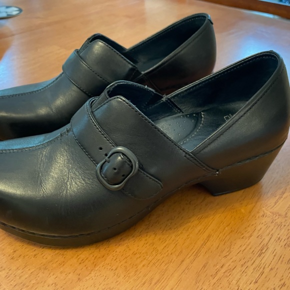 Black Dansko Tamara Leather buckle clogs - Picture 2 of 7